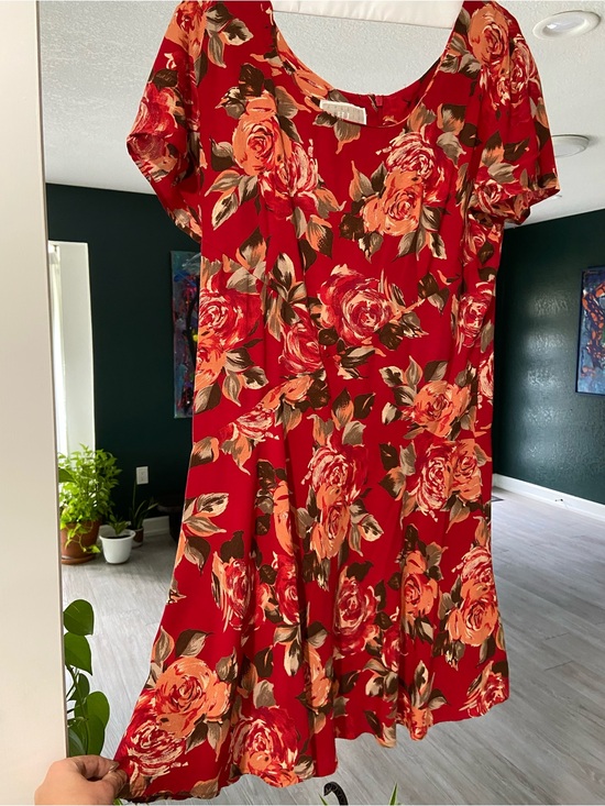 Studio Hi Dresses & Skirts - Red dress with lovely orange roses